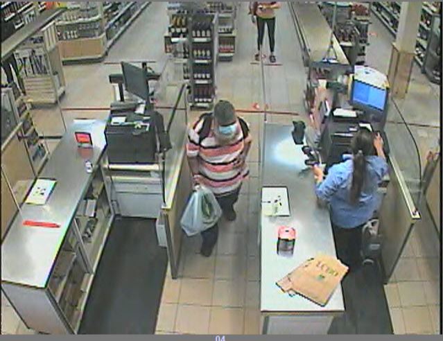 Police Look To Identify Suspects In Lcbo Thefts Country 105 0627